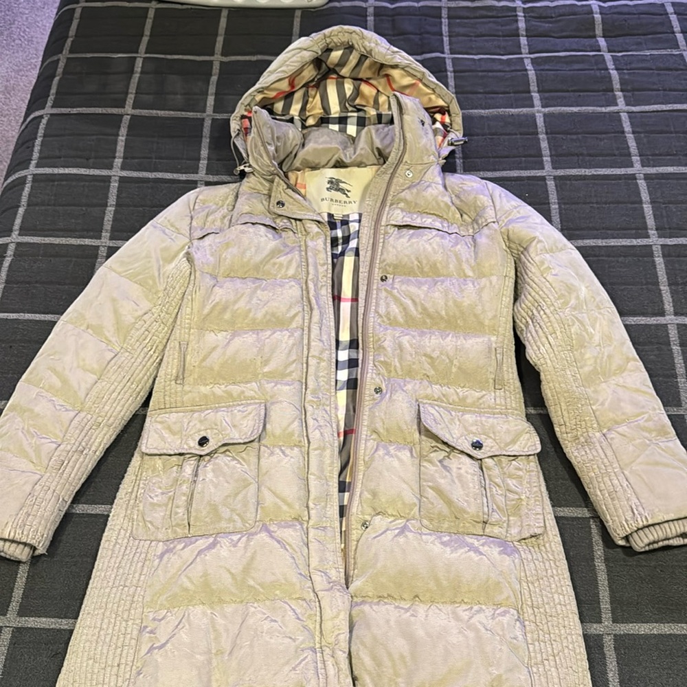 Burberry Coat. Adult Medium